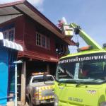 ซ่อมแซ่มหลังคาบ้านเรือนประชาชน