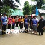 เทศบาลตำบลแชแลร่วมช่วยเหลือผู้ประสบภัยน้ำท่วมที่ตำบลพันดอน