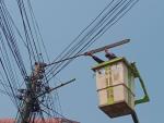 ซ่อมไฟฟ้าส่องสว่างและเตรียมความพร้อมสำหรับเทศกาลสงกรานต์