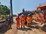 งานป้องกันฯ สนับสนุนการระงับเหตุเพลิงไหม้บ้านเรือนประชาชน  ณ