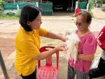 ฉีดวัคซีนป้องกันโรคพิษสุนัขบ้าให้กับสุนัขและแมว ณ  หมู่ที่ 2