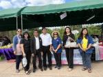 การร่วมกิจกรรมจำหน่ายสินค้าและผลิตภัณฑ์ชุมชนในงานแข่งขันเรือ